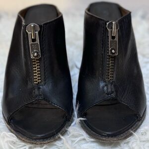 Frye Izzy Moto Zip Mule 8.5